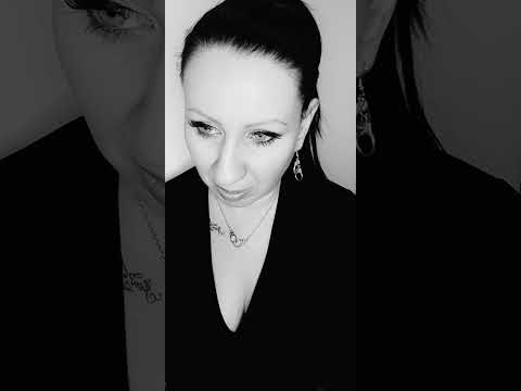 MALUDI MIHÁLY: VALAMI BÁNT (Balázs Bernadett)