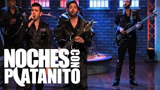 Codigo FN cantan "Me Gustas Mucho"en Noches con Platanito