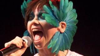 Bjork - Where Is The Line (Live In Moscow 2003)