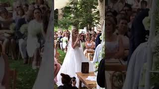 Download lagu Bride sings opera at her wedding ceremony 🤍 #shorts #wedding #bride #singer mp3