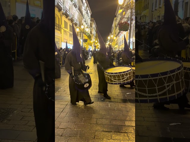 Vídeo relacionado con Cirios para procesiones paquete 5 unidades medidas: 59 cm x 2,2 cm diámetro Cirios especiales para procesiones en Semana Santa, cofradías y hermandades.