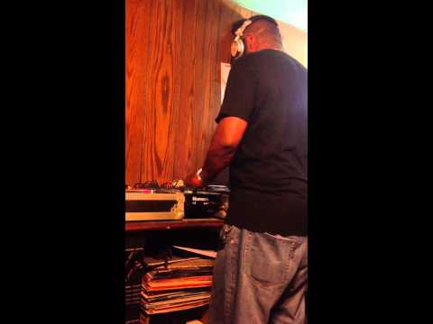 DJ Flamboyant dj'n James Cruz Nuvo