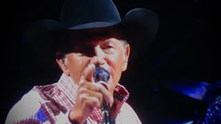 George Strait Sings &quot;I Cross My Heart&quot; To His Wife On Their 50th Anniversary In Las Vegas