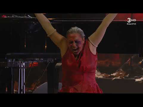 Lluís Llach - Cançó sense nom - Amb Marta Carrasco (On vas amb les banderes?) Concert 18/12/2021