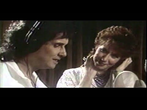 DE REPENTE EL AMOR  -  LANNI HALL  -  ROBERTO CARLOS