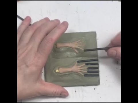 0055 Thomas Stop Motion Puppet - Silicone Hands Part 1 (Mold Bed) - MOREZMORE