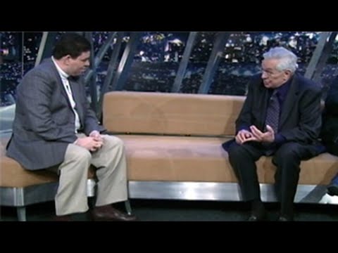 Chico Anysio e seu filho André Lucas representam esquete de humor