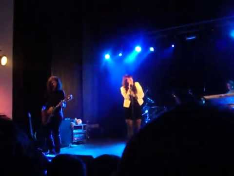 Ewa Farna Břehy ve tmách Kralovice 9.4.2010