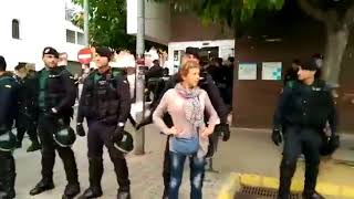 Desalojo y detención CAP Sant Andreu de la Barca #1oct2017