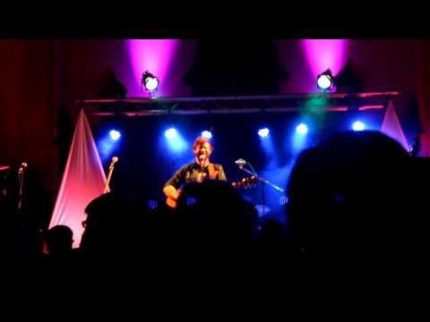 Dan Mangan - just kiss him already....The Indie Queens Are Waiting