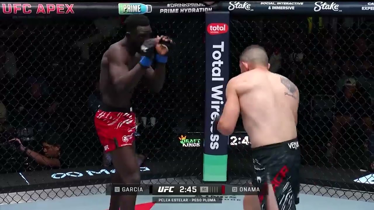 UFC | ¡STEVE GARCÍA SANGRABA de un ojo, PERO NOQUEÓ A David ONAMA en el primer round!