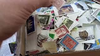 Сток почтовых марок  - весь мир! 10000 штук за 2800 с аукциона Мешок!!!