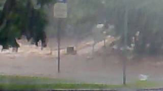preview picture of video 'Toowoomba Floods 10 JAN 2011 - Bell Street'