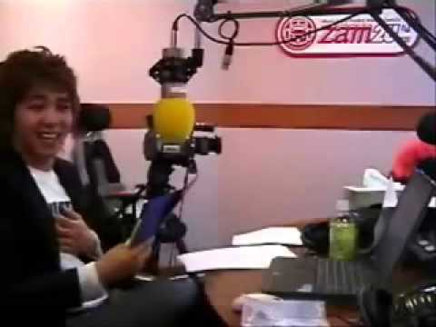 Eunhyuk fall over himself and kangin laughs at him