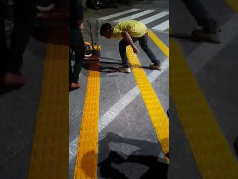 Yellow Thermoplastic Road Marking Paint