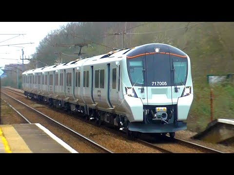 Trains at Crews Hill - 22/03/19