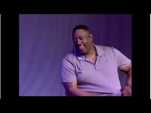 Bululu formal riba ruta di Karnaval (Komedia Korsou)