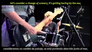 Blood Red Shoes - It&#39;s getting boring by the sea (inglés y español)