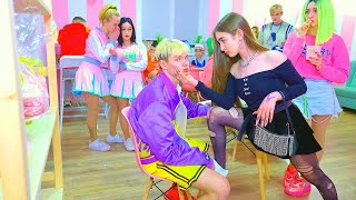 Download lagu DIANA SI PEMBERONTAK MENUNJUKKAN Smile Karakternya! Remaja Sekolah Kaget! mp3