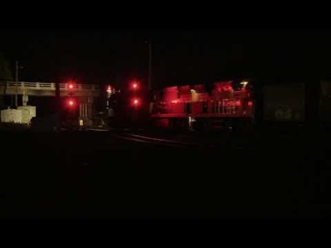 Late night QR National freight train with train horn sound - PoathTV Australian Railways