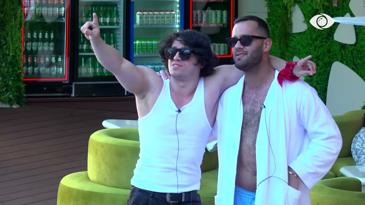 “Hajdeni gjenin babin!”/ Vijon debati mes Rogertit, Mal dhe Stenaldos, banorët ja marrin këngës: Unë me zarf të zi ty…