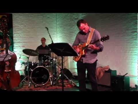 Jamie Reynolds Trio with Matt Stevens - 