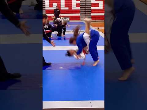 😳 SUPER illegal! Showcased her inner “Rampage” Jackson ​⁠@isabellajiujitsugirl