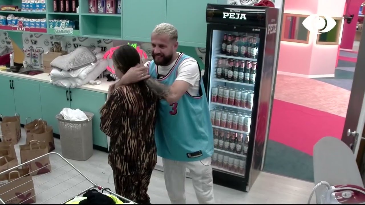 Kiara përqafon Luizin