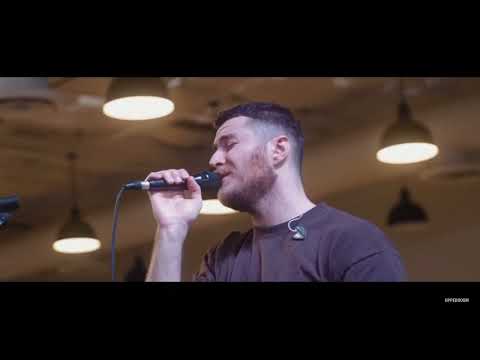 The Arms of The Father UPPERROOM Worship Moment 03.09.22