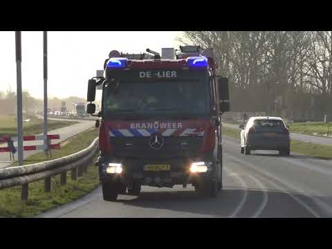 TS 156930 + HA 156980 Brandweer De lier met spoed naar een zeer grote brand in wassenaar