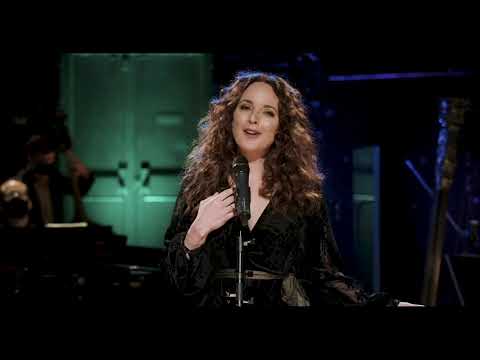 Melissa Errico sings "Look to the Rainbow" from Finian's Rainbow
