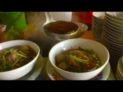 Street Food 2018 - Vietnamese Noodle - Noodle Beef Soup - Pho In Phnom Penh Video