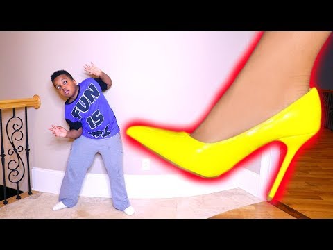 GIANT SHOE vs Small Shiloh! - Shasha Onyx Kids