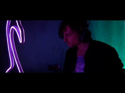 Wataboi - Vibin (Official Music Video)