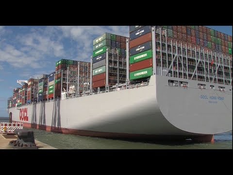 Weltgrößtes Containerschiff in Wilhelmshaven angekommen