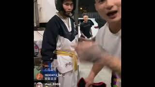 Re: [新聞] 比雞排妹還嗆辣！ 陳沂開槓鳳梨留言超火