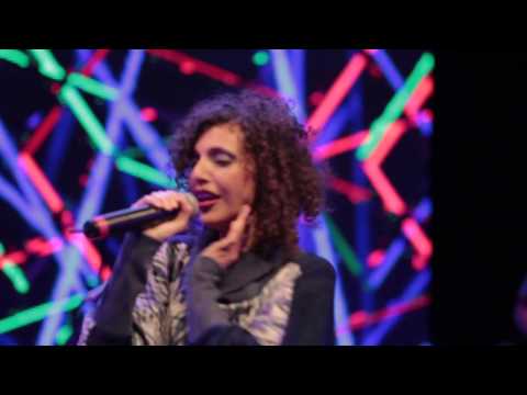 Linda, Linda video