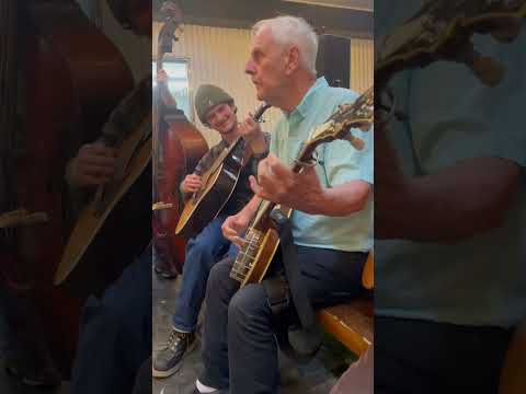 This is the best bluegrass jam in the world 🥰 #billystrings #bluegrass #banjo #fiddle #newmusic