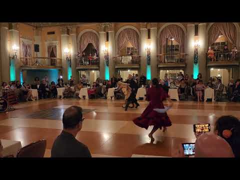 Argentine Folkloric dance: Zamba - Claudio Otero & Elizabeth Roccella - La 7 de Abril