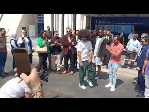 Noel Robinson bem-vindo ao Aeroporto Internacional de Aswan