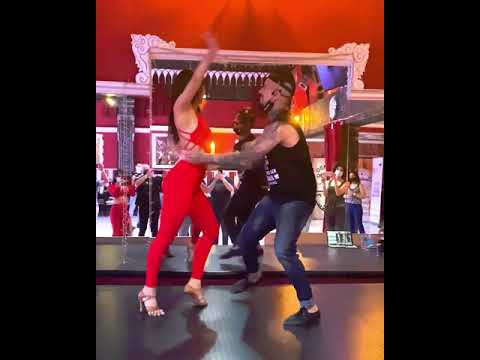 Adrián y Anita bailan Septeto Acarey - Esta Noche Pinta Bien ft. Jose Alberto EL Canario