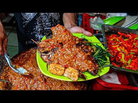 FOR ONLY 10,000 YOU CAN EAT A PORTION OF WAREG AT THIS SAMBELAN STALL