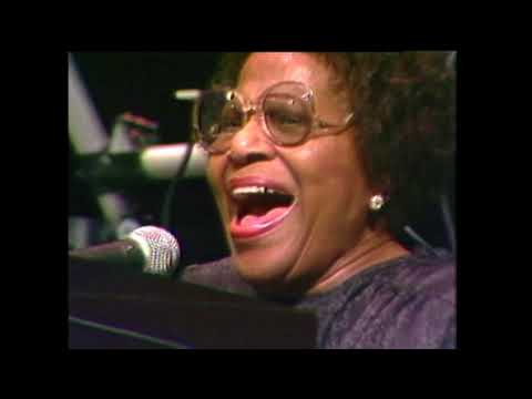 The Angelic Gospel Singers - This Old Building