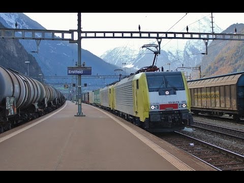 Bahnverkehr in Erstfeld - Gelbe Dispoloks am Gotthard