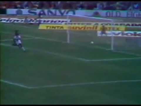 Serginho Chulupa (São Paulo) - 11/12/1977 - Internacional 1x4 São Paulo - 2 gols