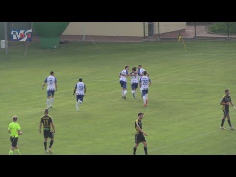 SIARKA TARNOBRZEG - WISŁA PUŁAWY 2:4 (2:2) - FRAGMENTY MECZU I KOMENTARZE TRENERÓW