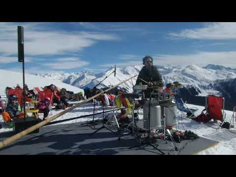 Alphorn-Hammer auf der Gruobenalp - Enrico Lenzin