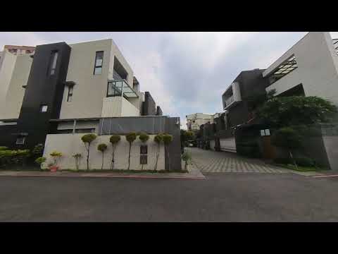 028, Caminhando pela Gongzheng 2nd Street ao meio-dia, P1, cidade de Pingtung, Ilha de Taiwan. 2023/10/14