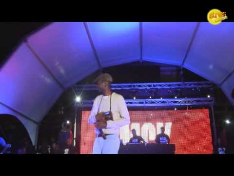 MCK - Bro Levanta a Voz  no Mega Show de Kid MC