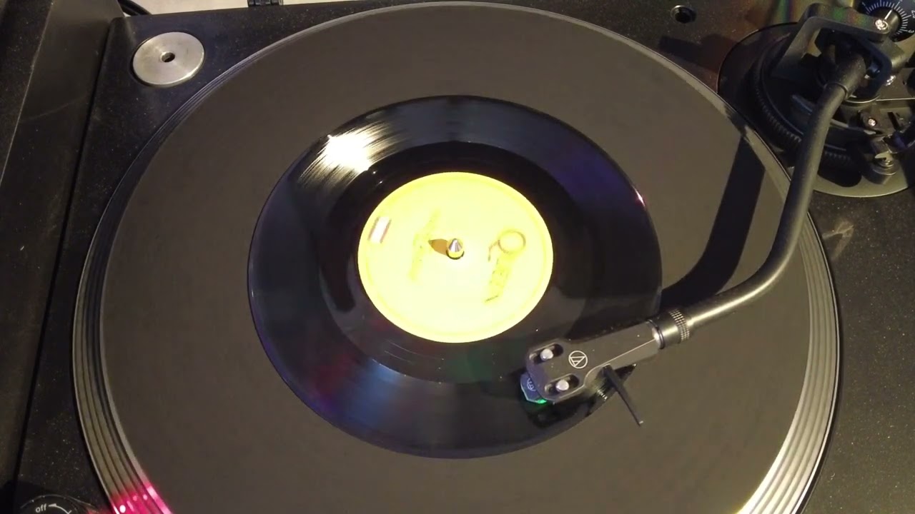 Watch video Queen - Face it alone Single disc on 7 vinyl Now Queen - Face it alone Single disc on 7 vinyl